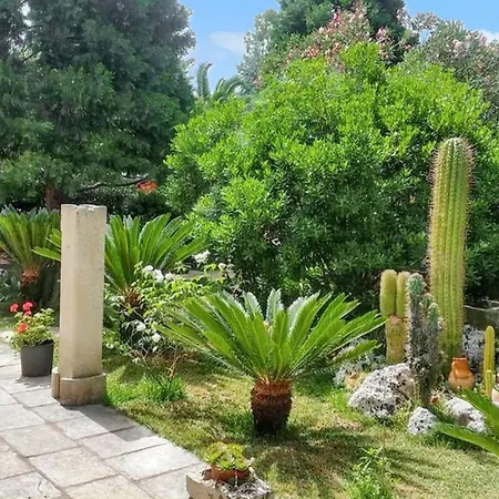 Charming In 70 M² With Shared Pool Apartmán
