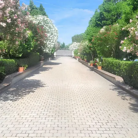 Apartmán Charming In 70 M² With Shared Pool
