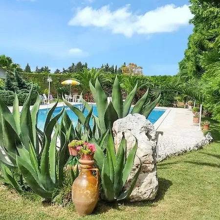 Charming In 70 M² With Shared Pool Apartmán Muro Leccese